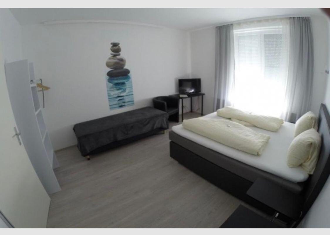 Miris Gasthof Zur Post Neufeld an der Leitha Exterior photo